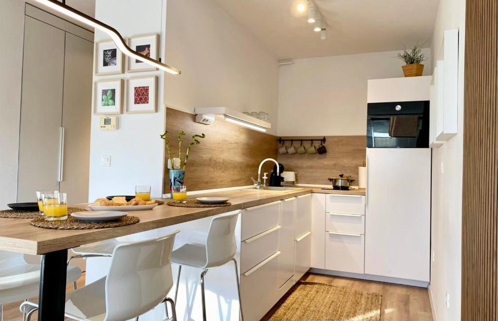 Delux Apartment La Arena With Private Garage Zagreb Ngoại thất bức ảnh